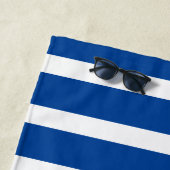 Serviette De Plage Bleu Nautique Blancs avec Ancre Or (En situation)