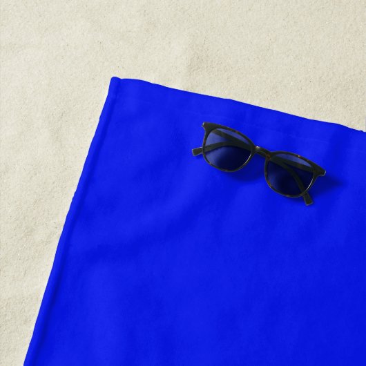Serviette De Plage Bleu saphir uni bleu vif (En situation)