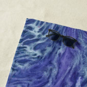 Serviette De Plage Bleu & Violet Acrylique Abstrait Fluid Art (En situation)