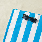 SERVIETTE DE PLAGE BLEUE CLAIR CLASSIQUE (En situation)