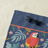 Serviette De Plage Blue Parrot Land Motif tropical Monogramme (En situation)