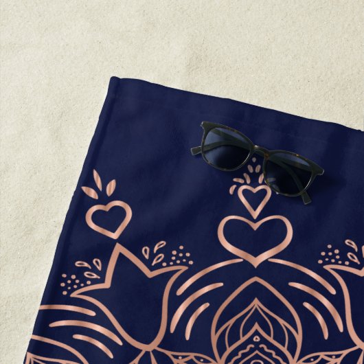 Serviette De Plage Boho Mandala Rose bleu or Flower (En situation)