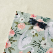 Serviette De Plage Bonbons Roses et Cygnes roses (En situation)