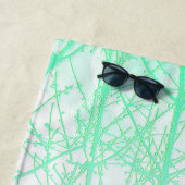 Serviette De Plage Branches de Menthe Verte Brumeuse Givrée (En situation)