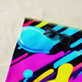 Serviette De Plage Bright Neon Splashes dans l'oeuvre Abstraite (En situation)