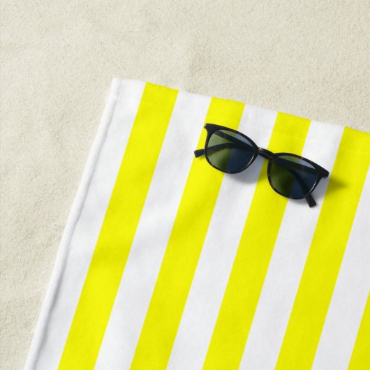 Serviette De Plage Bright Yellow Strips (En situation)