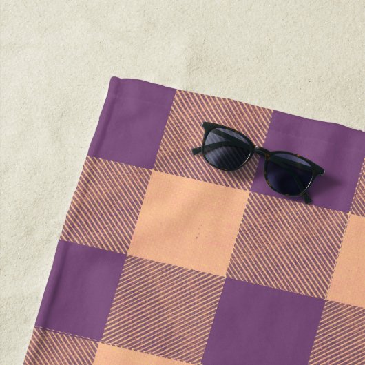 Serviette De Plage Buffalo Check Violet and Tan (En situation)