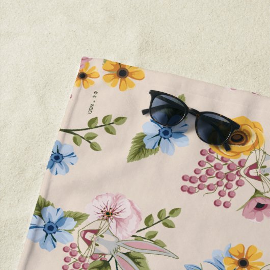 Serviette De Plage BUGS BUNNY™ Floral Embroidery Pattern (En situation)