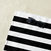 Serviette De Plage Cabana Noire Et Blanche Personnalisée (En situation)