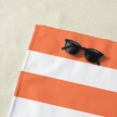 Serviette De Plage Cabane rayée nom rayé corail et blanc (En situation)