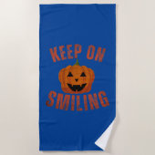 SERVIETTE DE PLAGE CADEAU D'HALLOWEEN CONTINUEZ À SOURIRE (Devant)