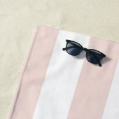Serviette De Plage Cadeaux de bapteme chic élégant rayure rose (En situation)