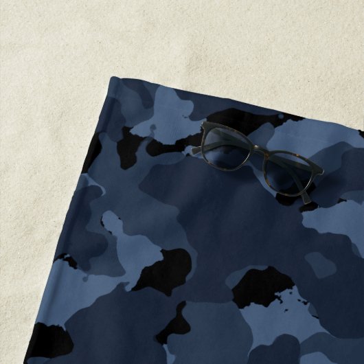 Serviette De Plage Camo de minuit (En situation)