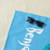 Serviette De Plage Caricature de plesiosaure, monstre marin mignon et (En situation)