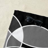 Serviette De Plage Cercles géométriques gris vif superposés (En situation)