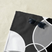 Serviette De Plage Cercles géométriques gris vif superposés (En situation)