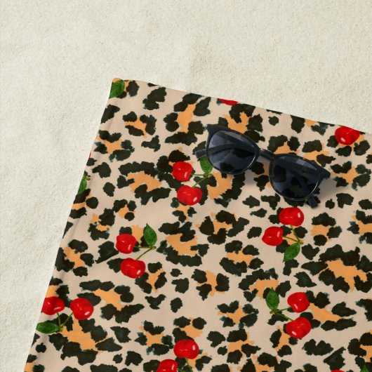 Serviette De Plage cerises léopards (En situation)