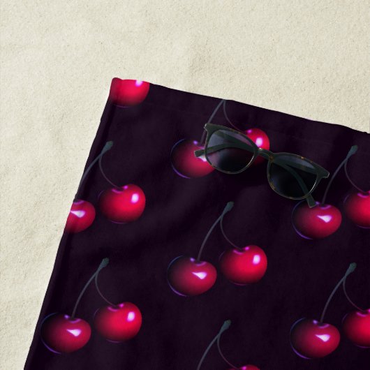 Serviette De Plage Cerises rouges pourpres foncées (En situation)