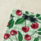 Serviette De Plage Cerises rouges sur en vichy vert clair (En situation)