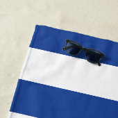Serviette De Plage Chambre personnalisée profonde de lac stripe bleue (En situation)
