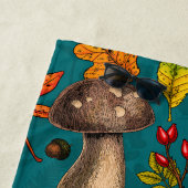 Serviette De Plage Champignons d'automne, feuilles, noix et baies sur (En situation)