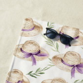 Serviette De Plage Chapeaux Crème Rubans Violets Anniversaire (En situation)