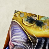 Serviette De Plage Chat portant des lunettes tenant un livre d'art (En situation)