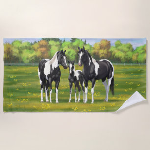 Serviette De Plage Chevaux De Peinture De Pinto Noir En Pâturage Été