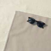 Serviette De Plage Chic Future Mme Gray Monogram (En situation)
