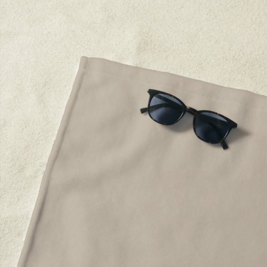 Serviette De Plage Chic Future Mme Gray Monogram (En situation)