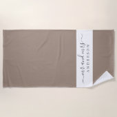 Serviette De Plage Chic Newlysée M. Mme Taupe White Monogrammed (Devant)