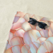 Serviette De Plage Chic rose gold iridescent mother of pearl (En situation)