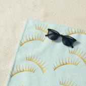 Serviette De Plage Cils en Or Menthe (En situation)