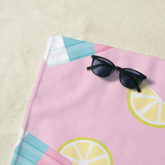 Serviette De Plage Citron pâle d'été (En situation)