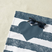 Serviette De Plage Classique bleu et blanc rayé destination rustique (En situation)