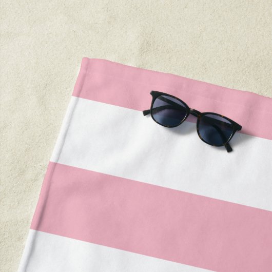 Serviette De Plage Cliquez sur Personnaliser pour modifier la couleur (En situation)