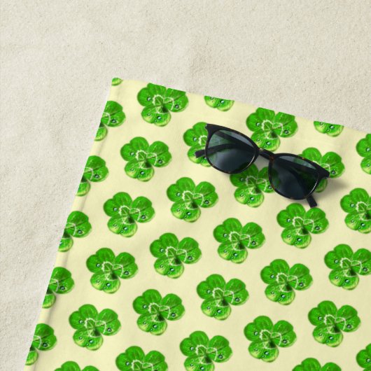 Serviette de plage Clovers Dew Drops - Couleurs pe (En situation)
