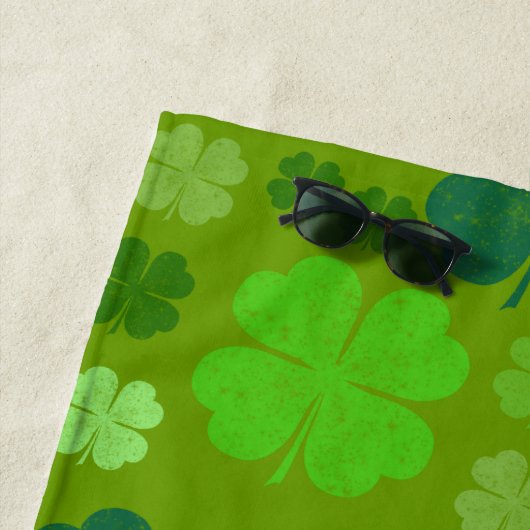 Serviette De Plage Clovers verts, Lucky Clovers, Saint Patrick's Day (En situation)