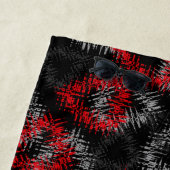 Serviette De Plage Coeurs brisés rouge et gris sur arrière - plan noi (En situation)