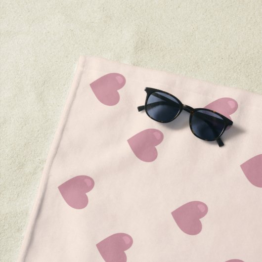Serviette De Plage Coeurs d'amour Pastel (En situation)
