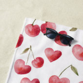 Serviette De Plage Cœurs de Cerise Rouge (En situation)