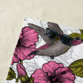 Serviette De Plage Colibris et fleurs d'hibiscus roses (En situation)