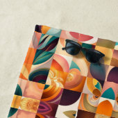 Serviette De Plage Collection de Carrés Abstraits rétro moderne (En situation)