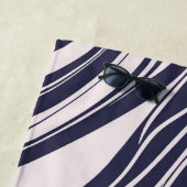 Serviette De Plage conception Abstraite de tourbillons liquides bleus (En situation)