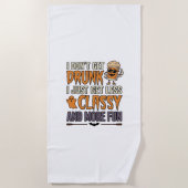 Serviette De Plage Conception de chemise moins classe de boisson drôl (Devant)