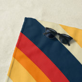 Serviette De Plage Conception de vagues de style rétro Abstrait (En situation)
