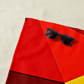 Serviette De Plage Conception d'écoulement géométrique abstrait vibra (En situation)