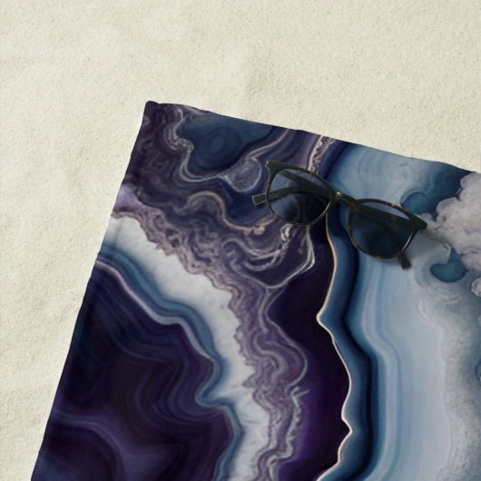 Serviette De Plage Conception en marbre violet bleu Agate (En situation)