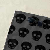 Serviette De Plage Cool Nom personnalisé Motif de crâne noir blanc gr (En situation)