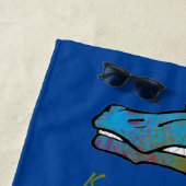 Serviette de plage cool Rainbow Gator (En situation)